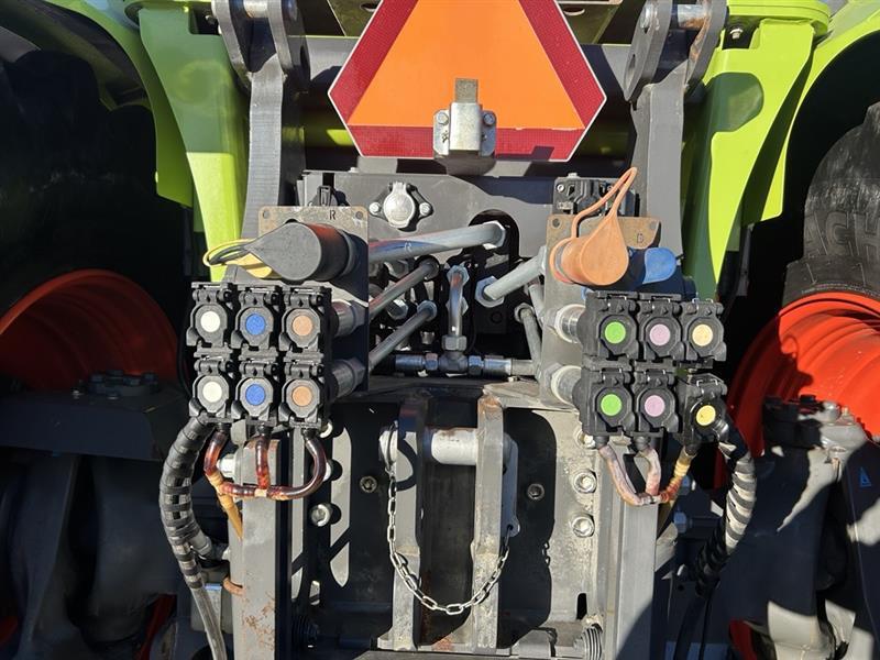 2016 Claas Xerion 5000 Trac Image 32