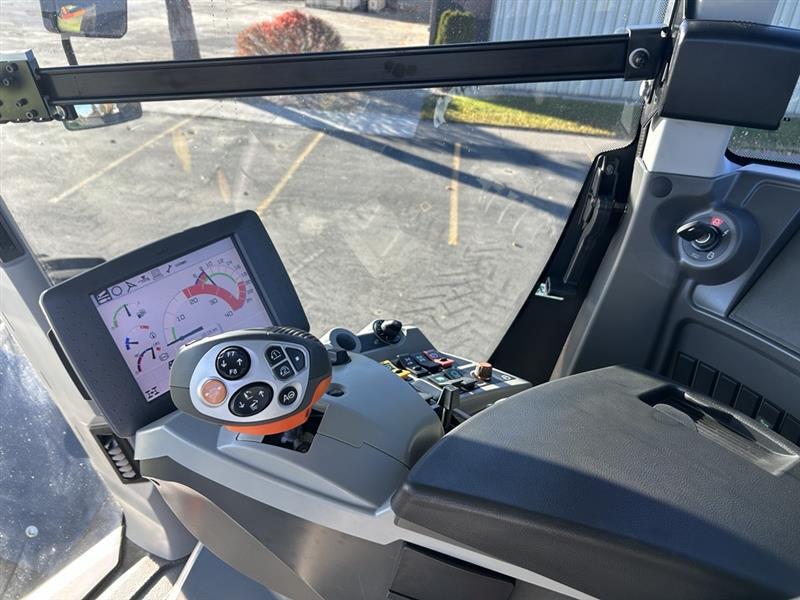 2016 Claas Xerion 5000 Trac Image 37