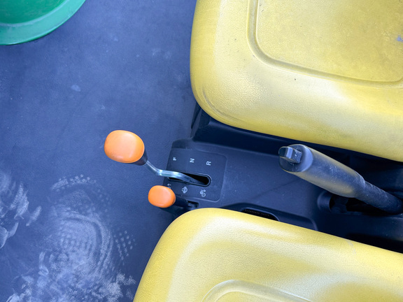 2024 John-Deere TX 4X2