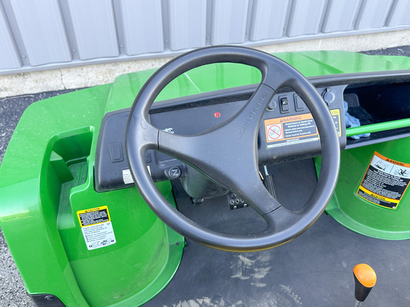 2024 John-Deere TX 4X2