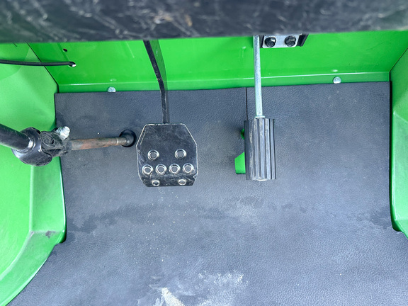 2024 John-Deere TX 4X2