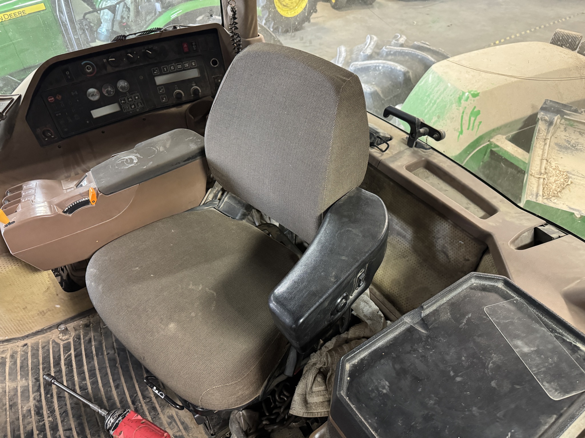 1998 John Deere 9400 Image 29