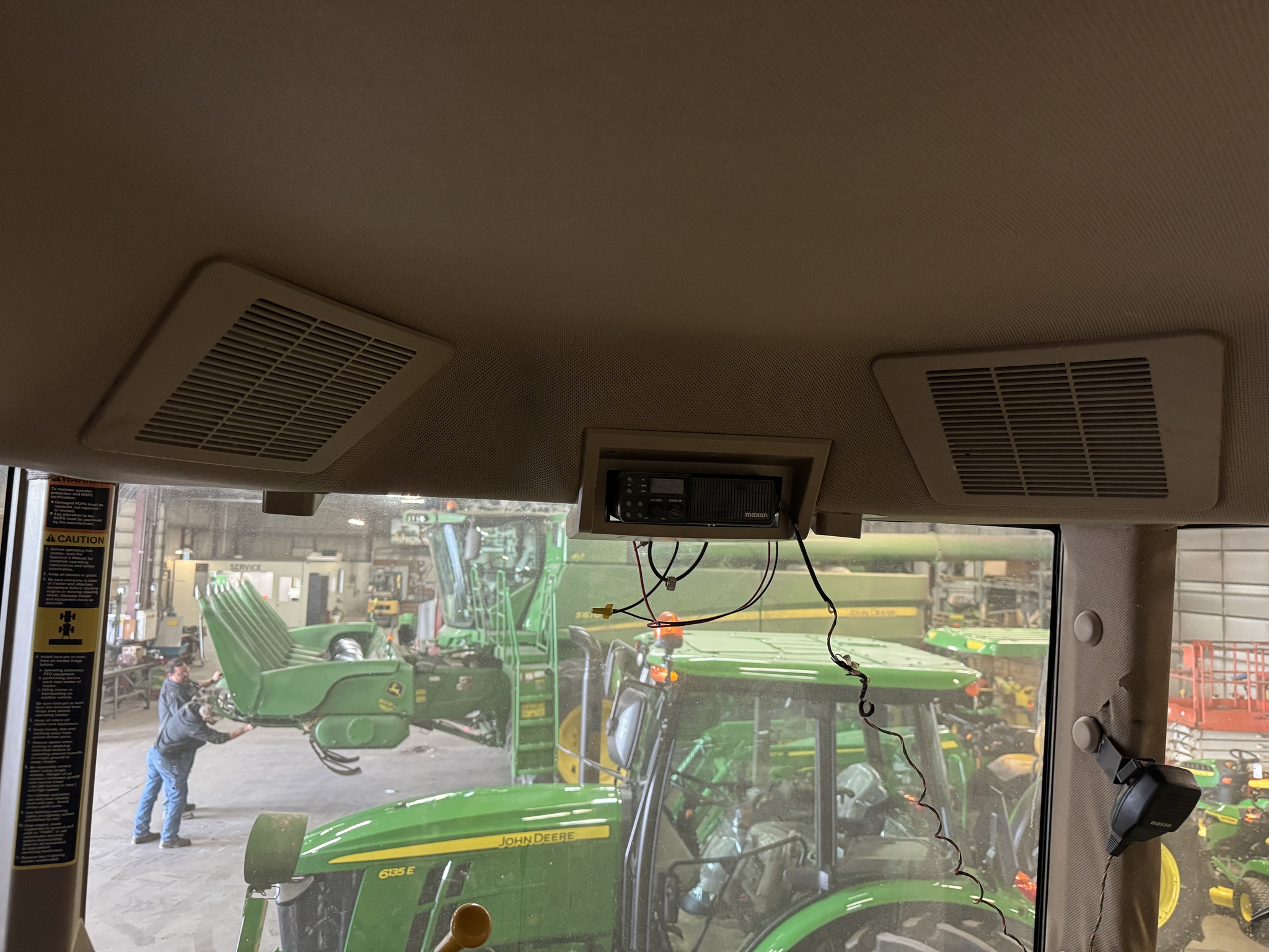 1998 John Deere 9400 Image 32