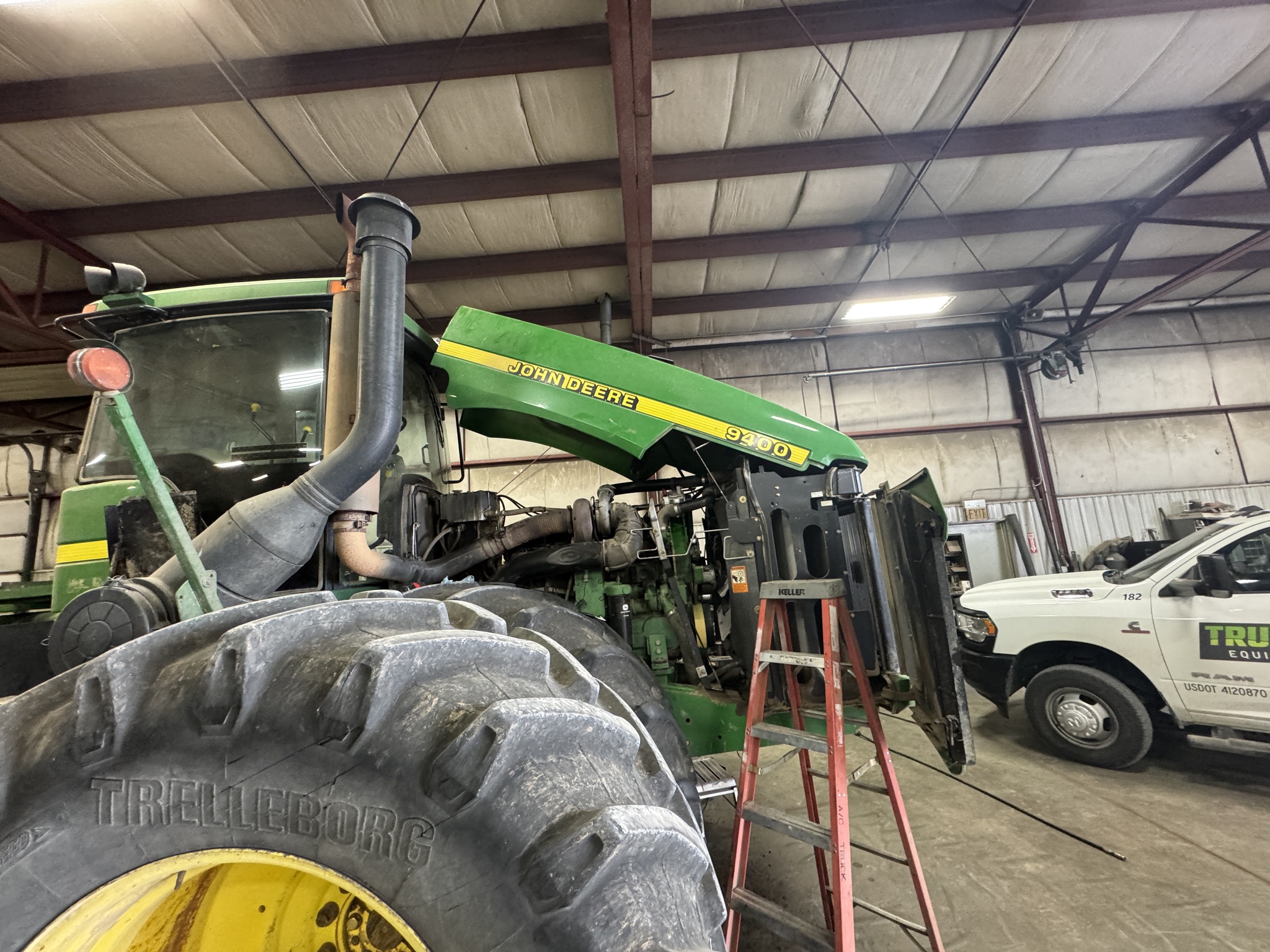 1998 John Deere 9400 Image 38