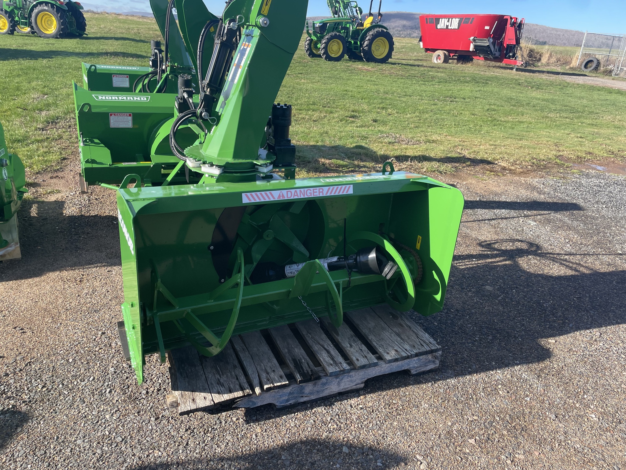 2023 Normand E54-220PUS Image 2