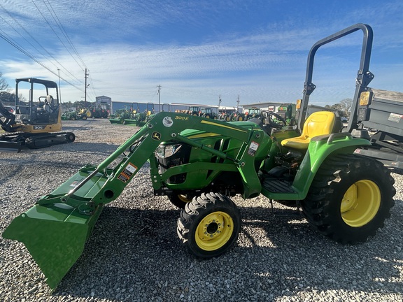 2023 John Deere 3025E Photo 3