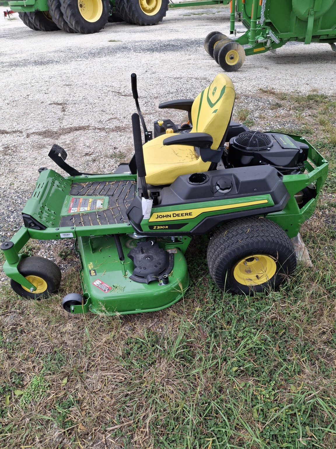 2025 John Deere Z330R Image 2