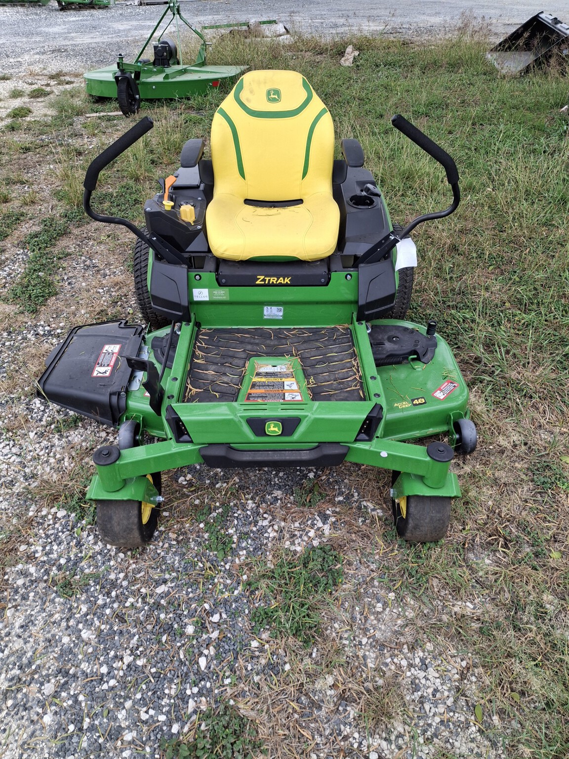 2025 John Deere Z330R Image 1