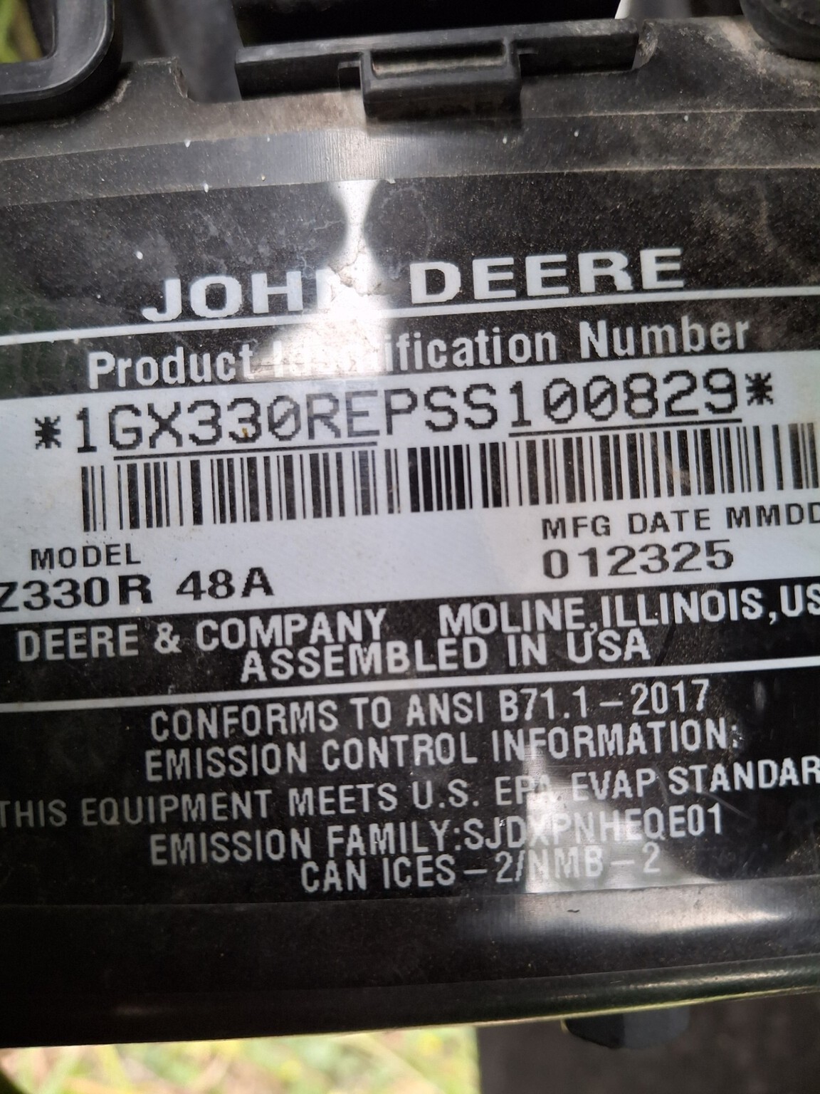 2025 John Deere Z330R Image 5