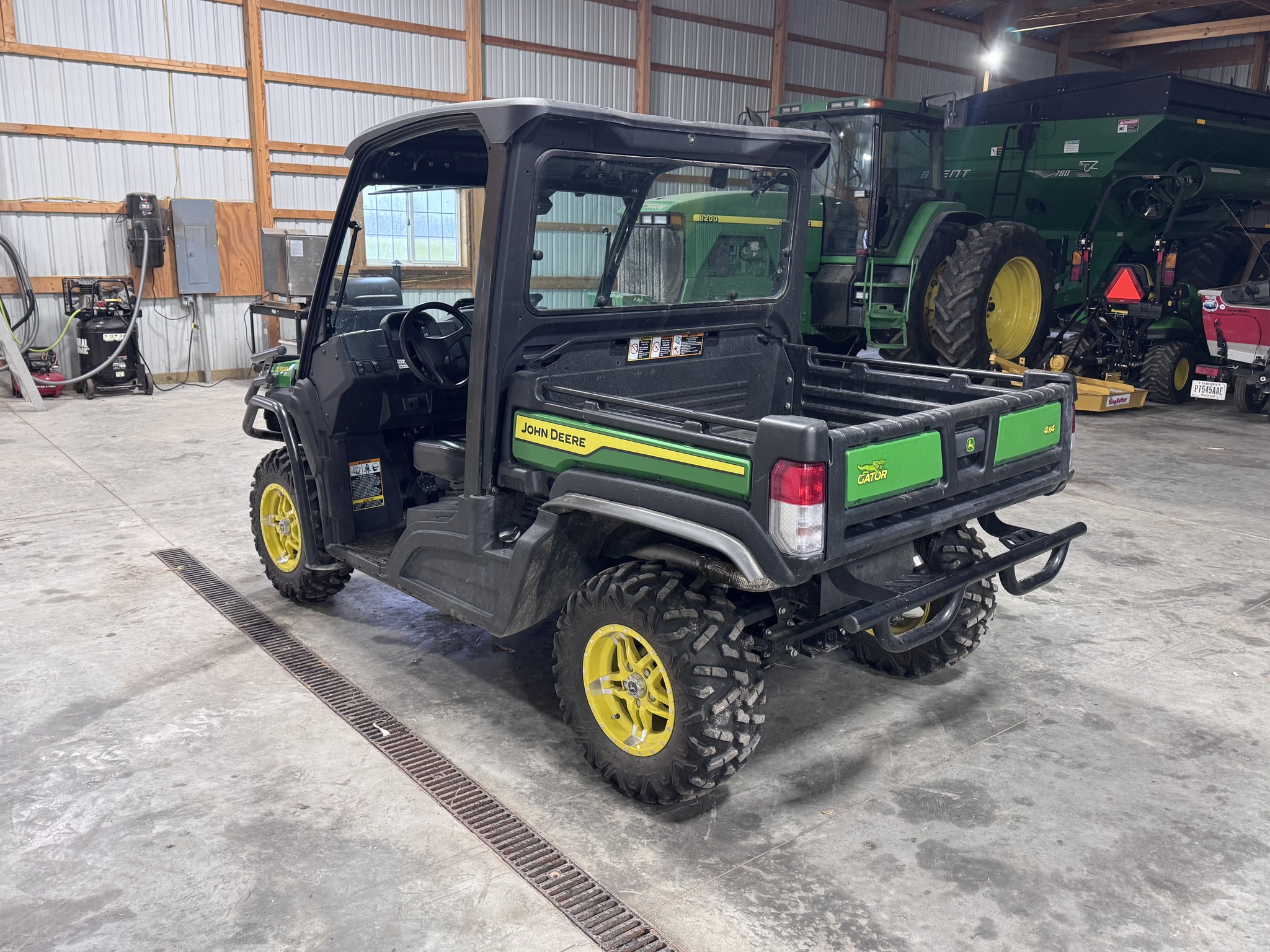 2023 John Deere XUV 835M Image 5