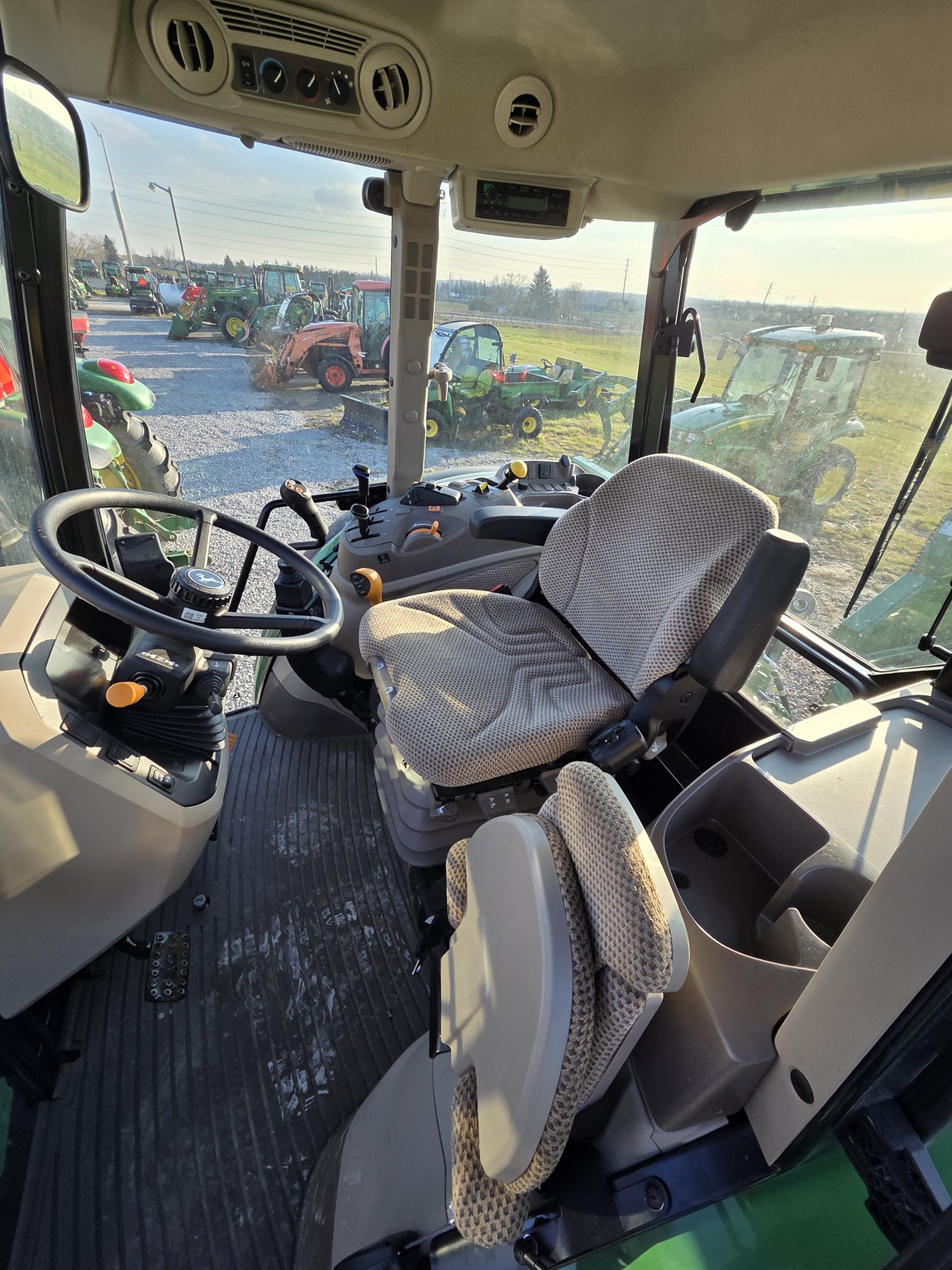 2024 John Deere 5095M Image 5