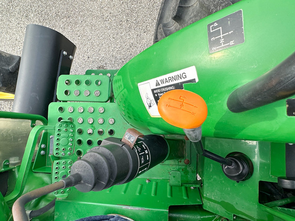 2016 John-Deere 5065E