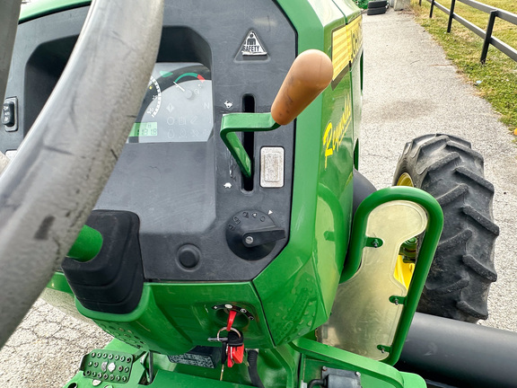 2016 John-Deere 5065E