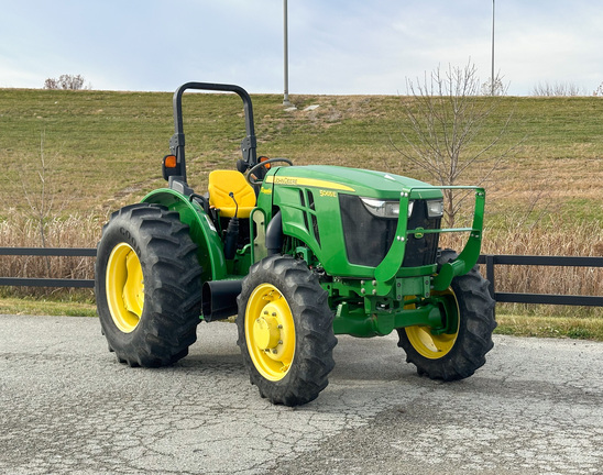 2016 John-Deere 5065E