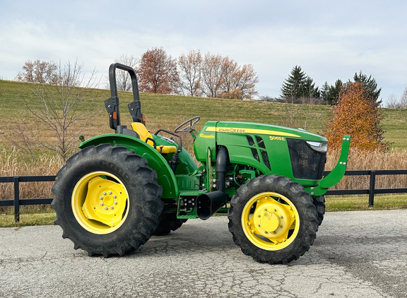 2016 John-Deere 5065E