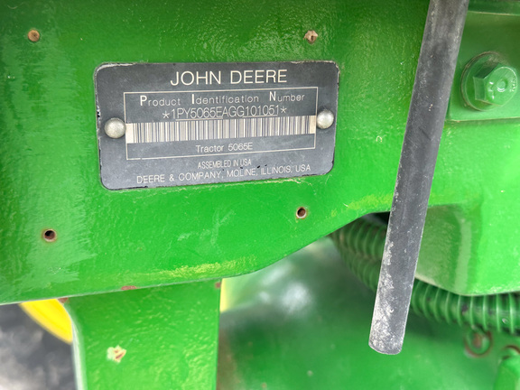 2016 John-Deere 5065E