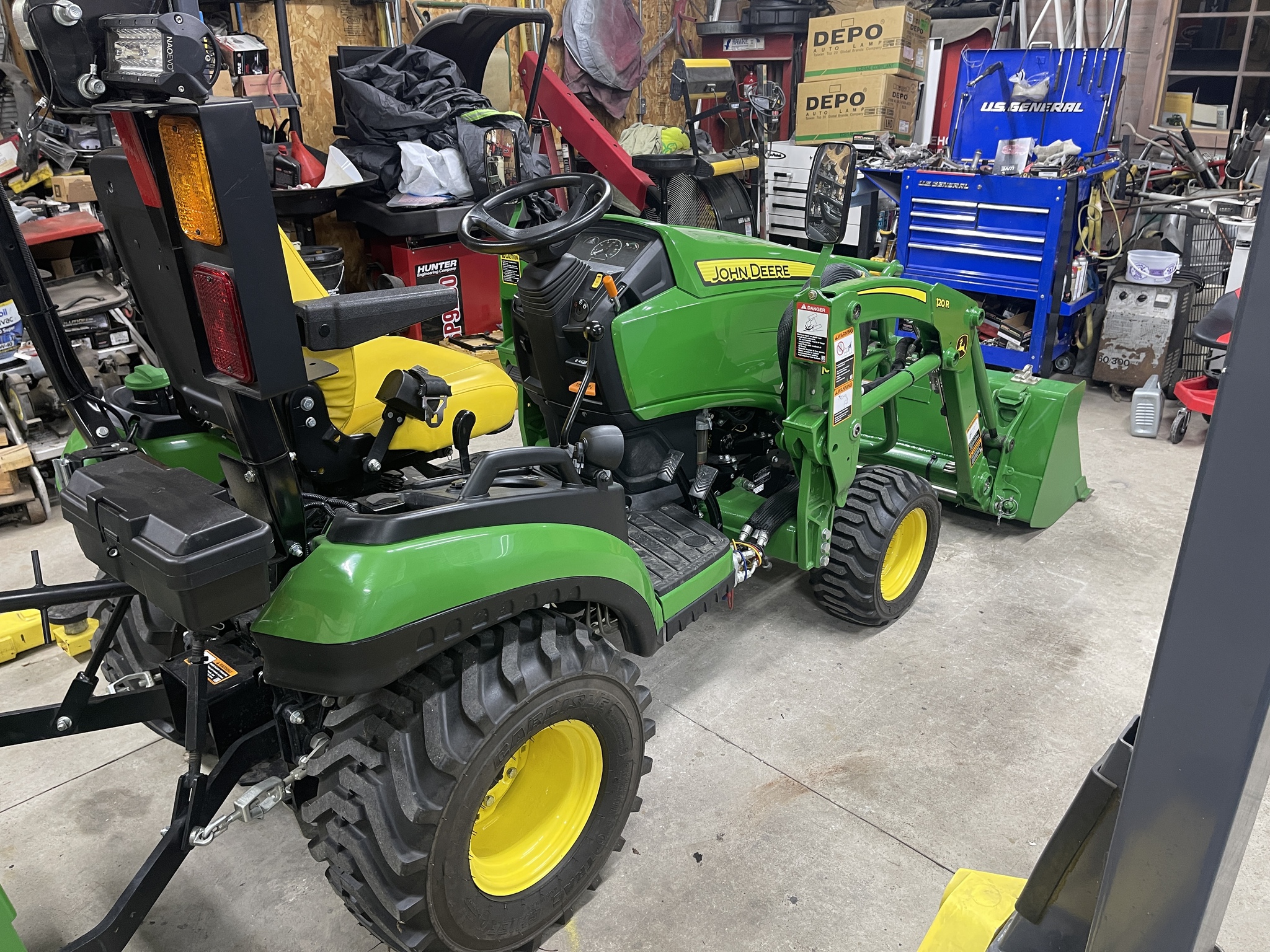 2021 John Deere 1025R Image 2