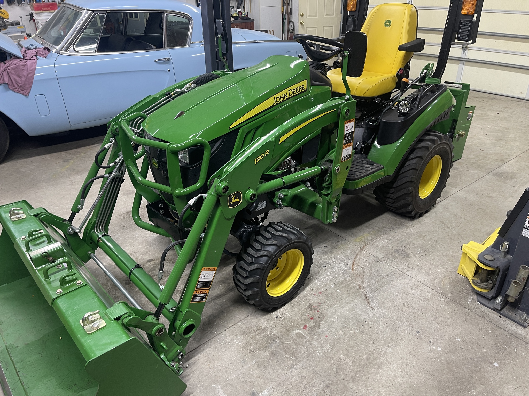 2021 John Deere 1025R Image 3