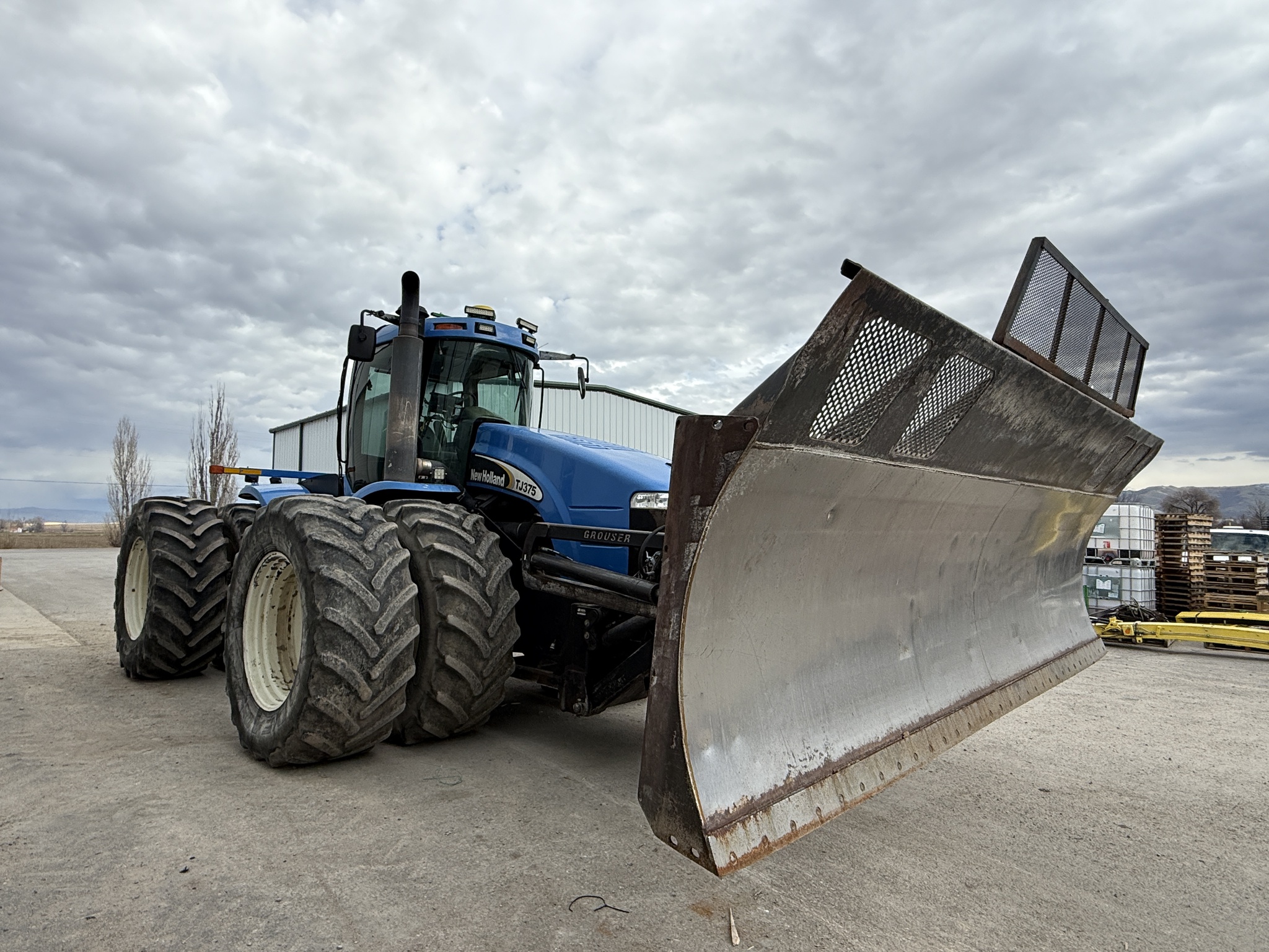 2005 New Holland TJ375 Image 8
