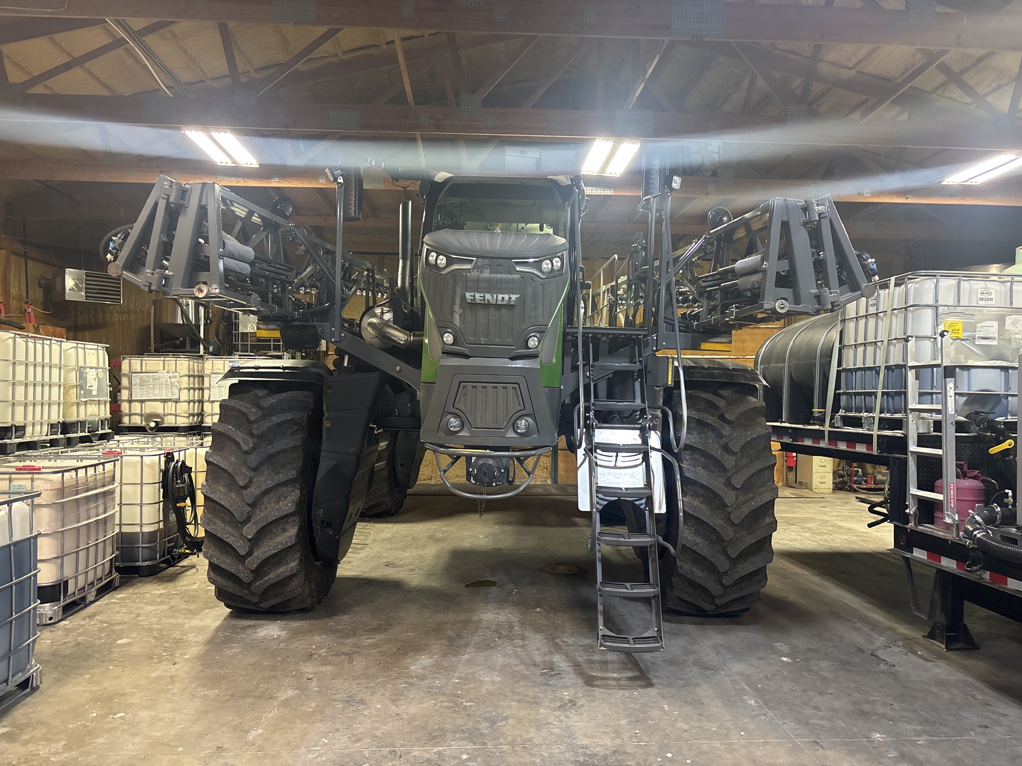 Used 2023 Fendt RG937H Self Propelled Sprayers at Koenig Equipment in Knightstown, IN - PhotoXL1
