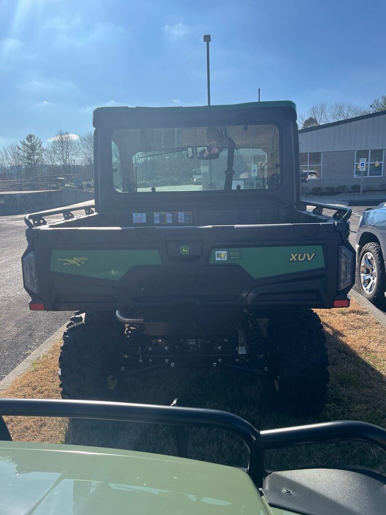 2025 John Deere 845R Image 5