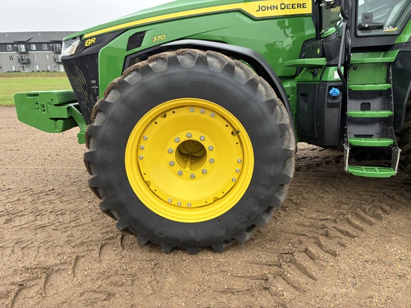 2025 John Deere 8R 370 - Photo9