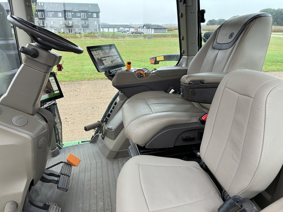 2025 John Deere 8R 370 - Photo38
