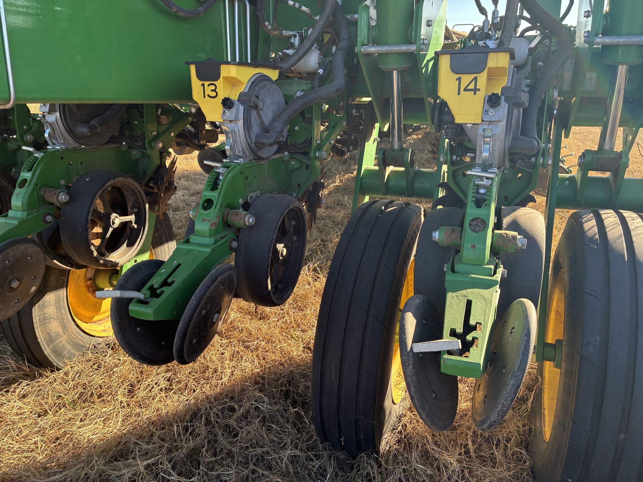 2020 John Deere 1775NT Image 10