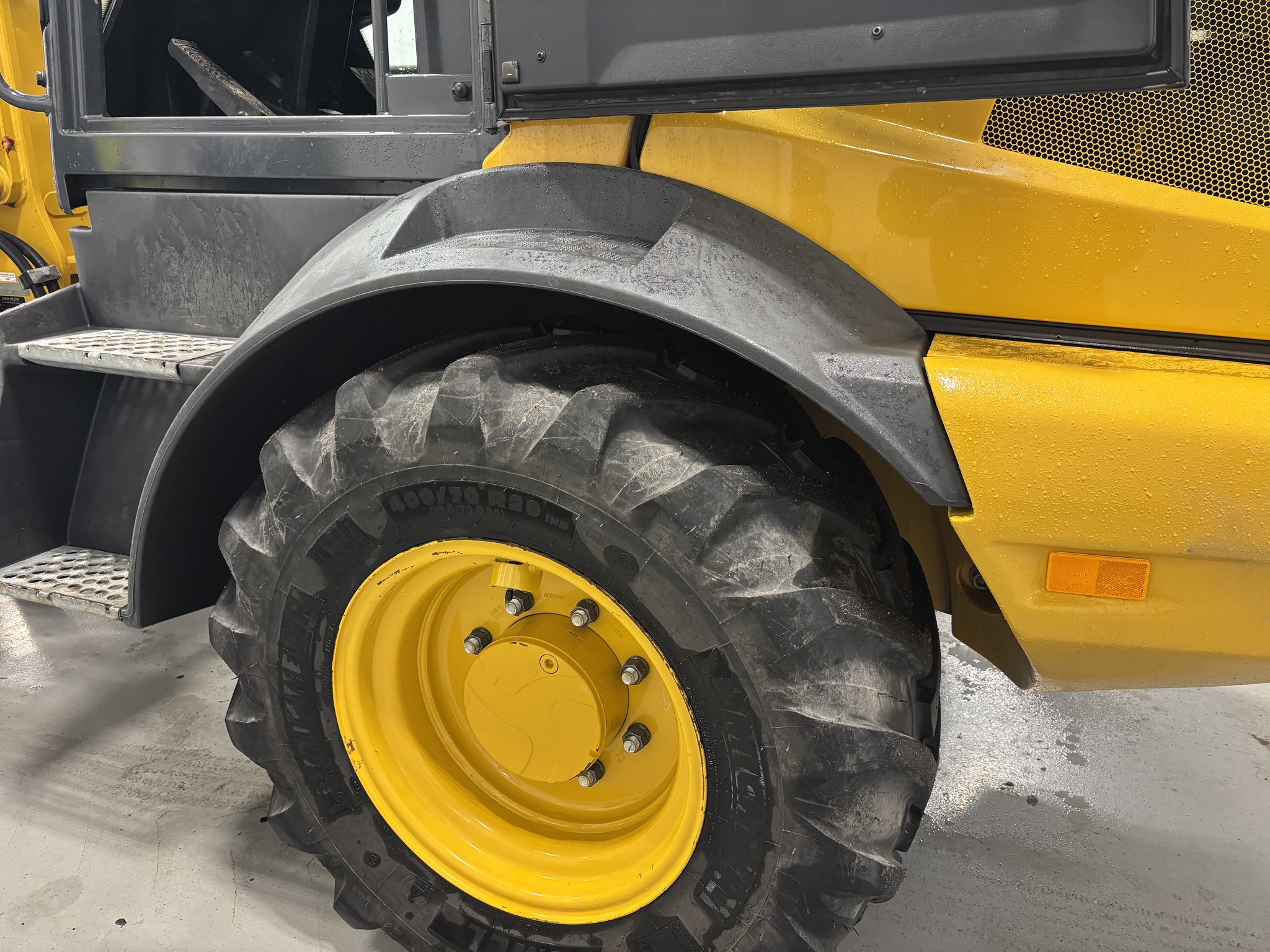 2023 John Deere 244L Image 7