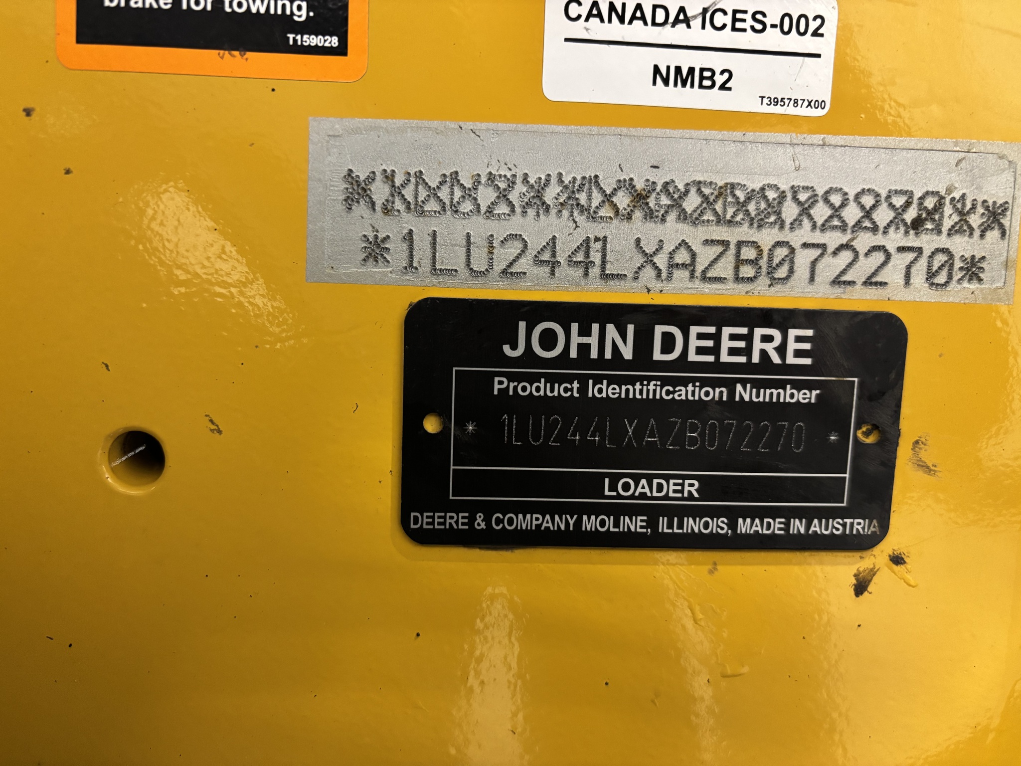 2023 John Deere 244L Image 15