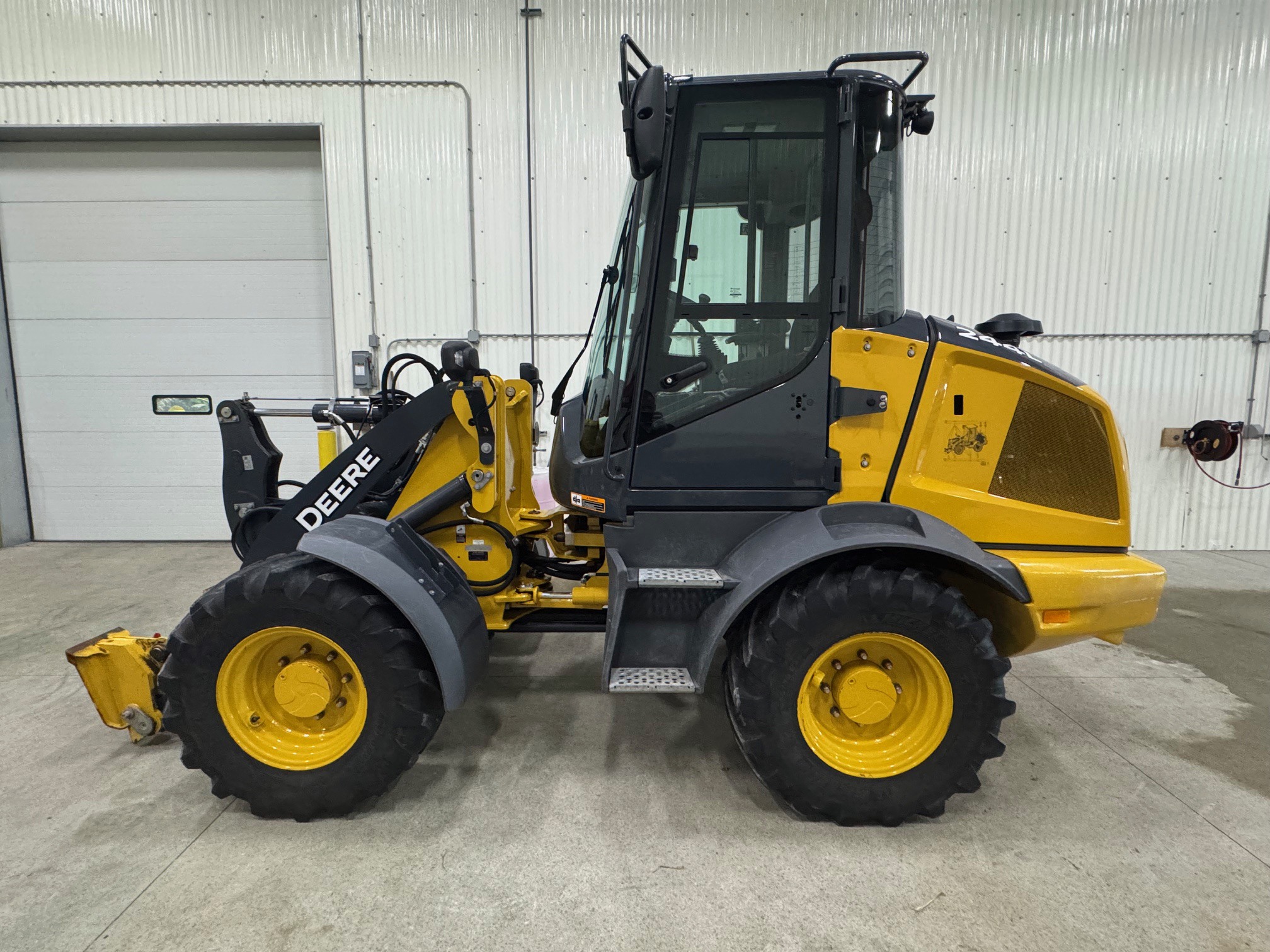 2023 John Deere 244L Image 2