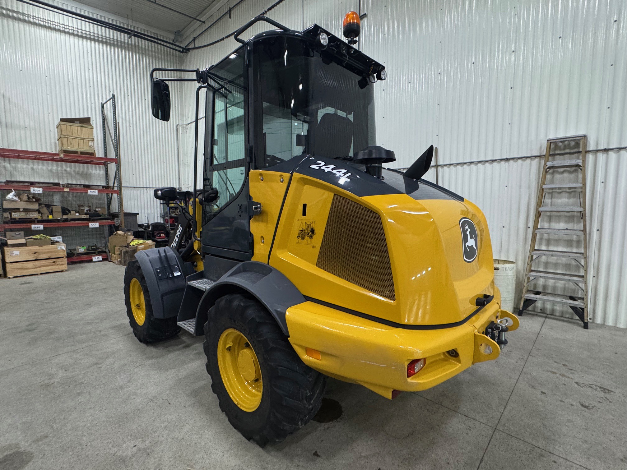 2023 John Deere 244L Image 3