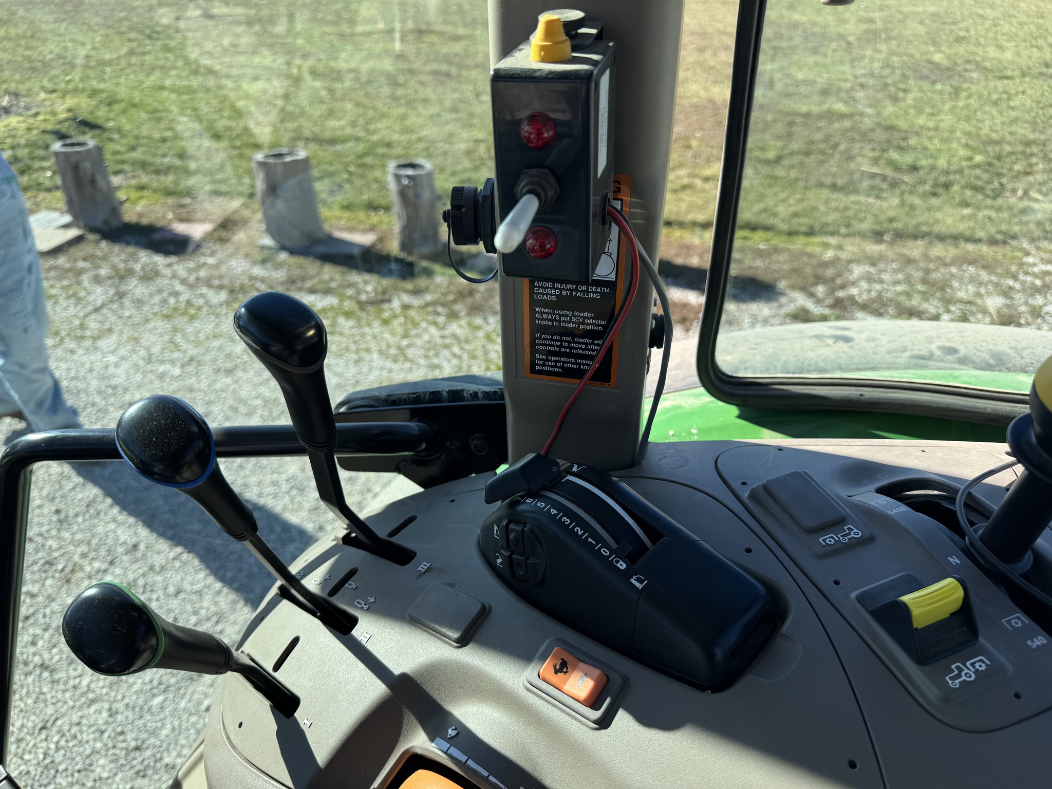  2024 John Deere 5105M at Heritage Tractor in Pittsburg, KS