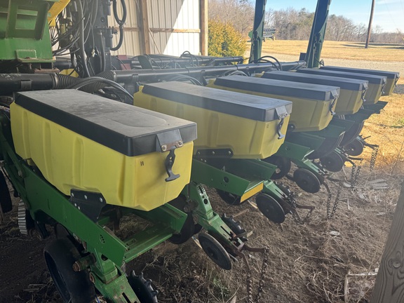 Photo of 2004 John Deere 1770NT