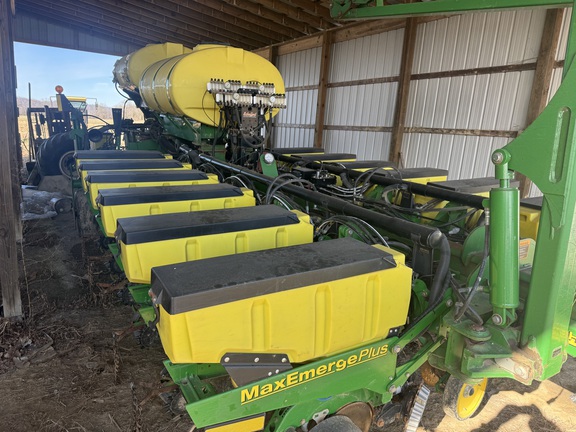 Photo of 2004 John Deere 1770NT