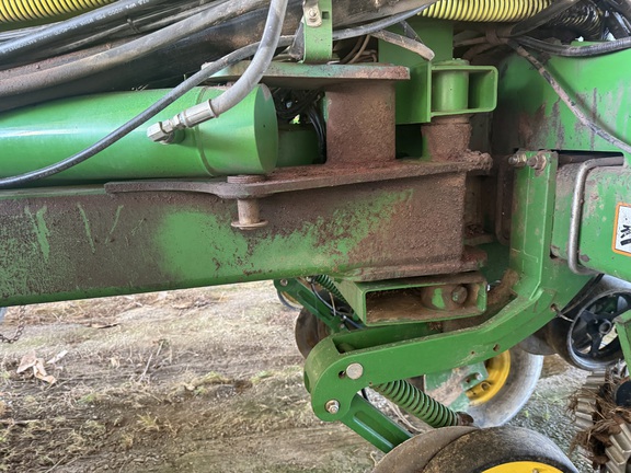 Photo of 2004 John Deere 1770NT