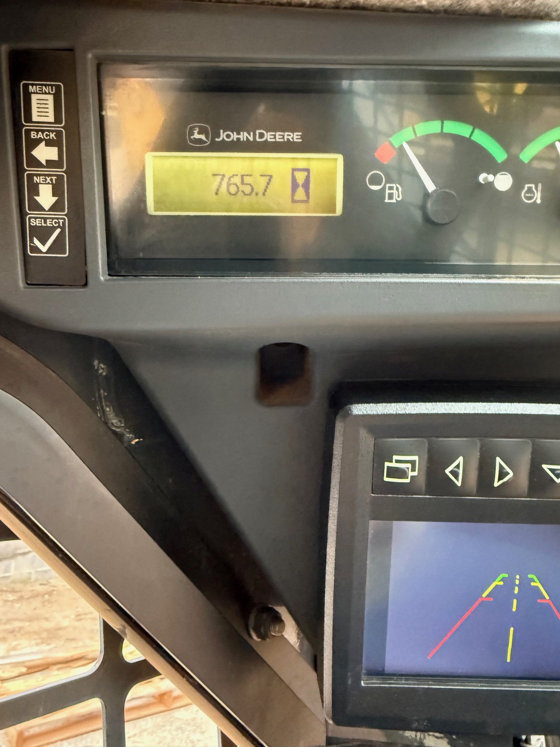 John Deere 317G Image 2