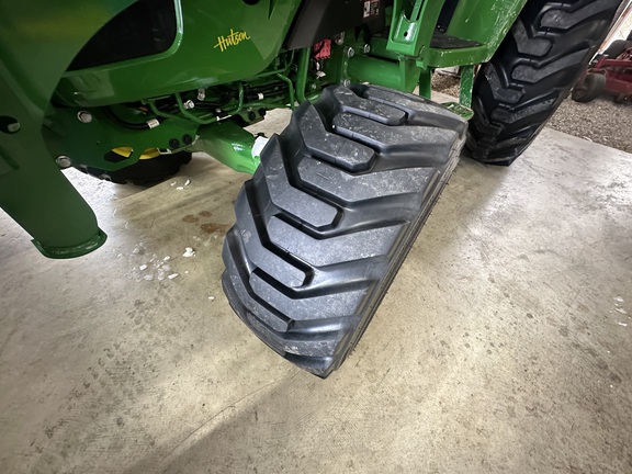 Photo of 2022 John Deere 4052M