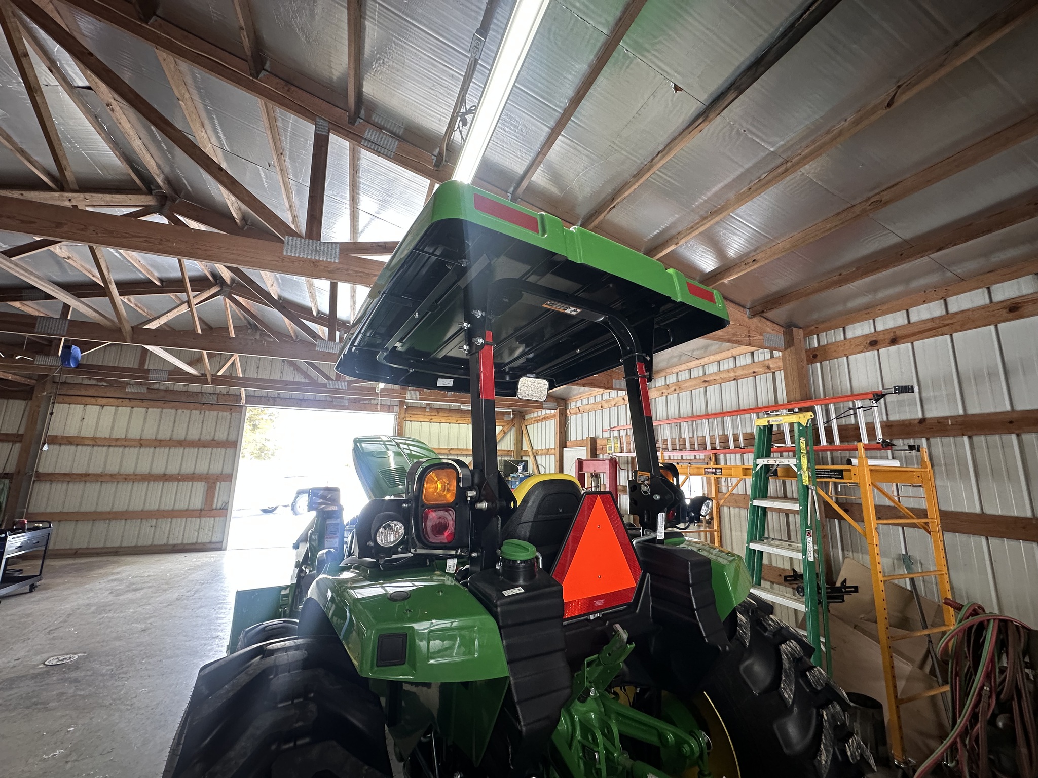 2022 John Deere 4052M