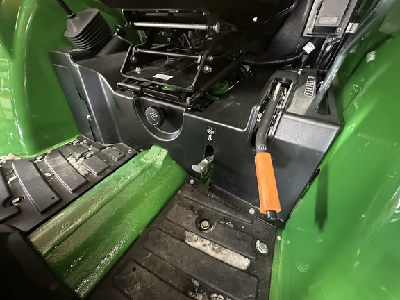 Photo of 2022 John Deere 4052M