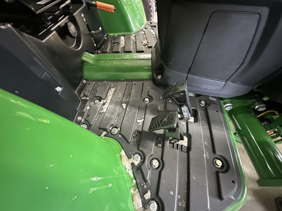 Photo of 2022 John Deere 4052M