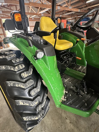Photo of 2022 John Deere 4052M
