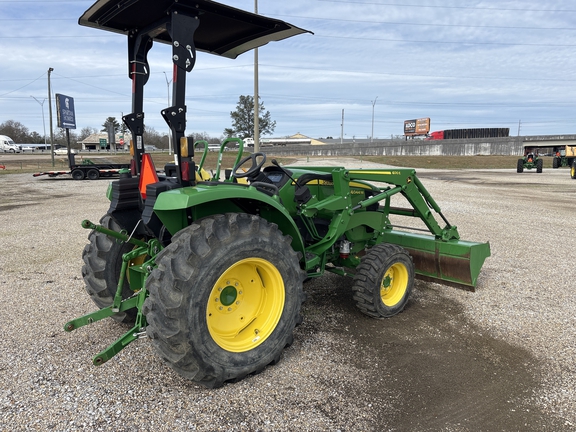 2023 John Deere 4044M Photo 2