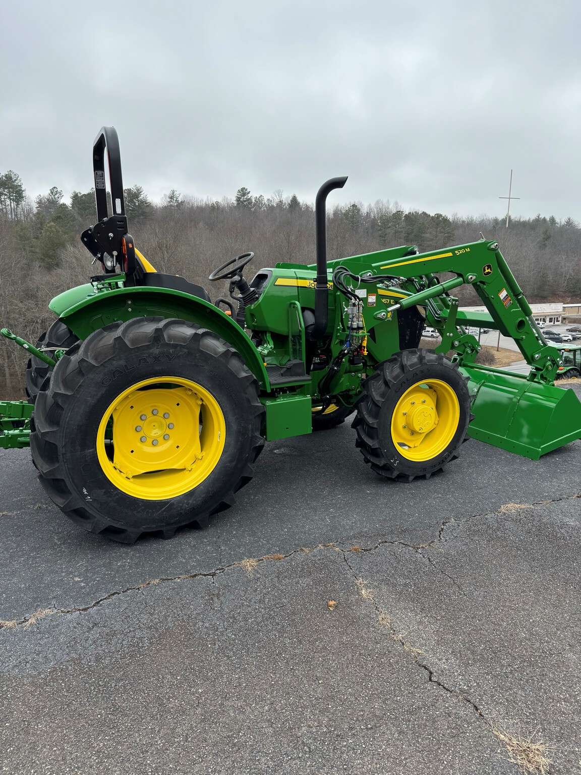 2025 John Deere 5067E Image 1