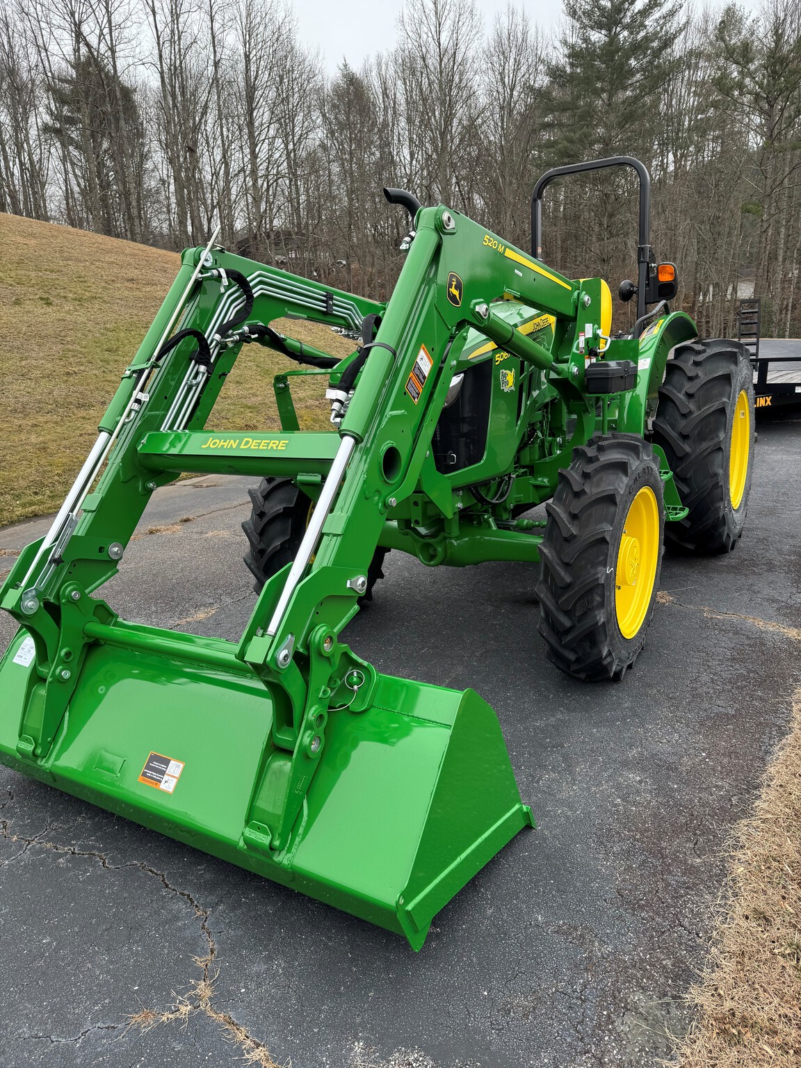 2025 John Deere 5067E Image 2