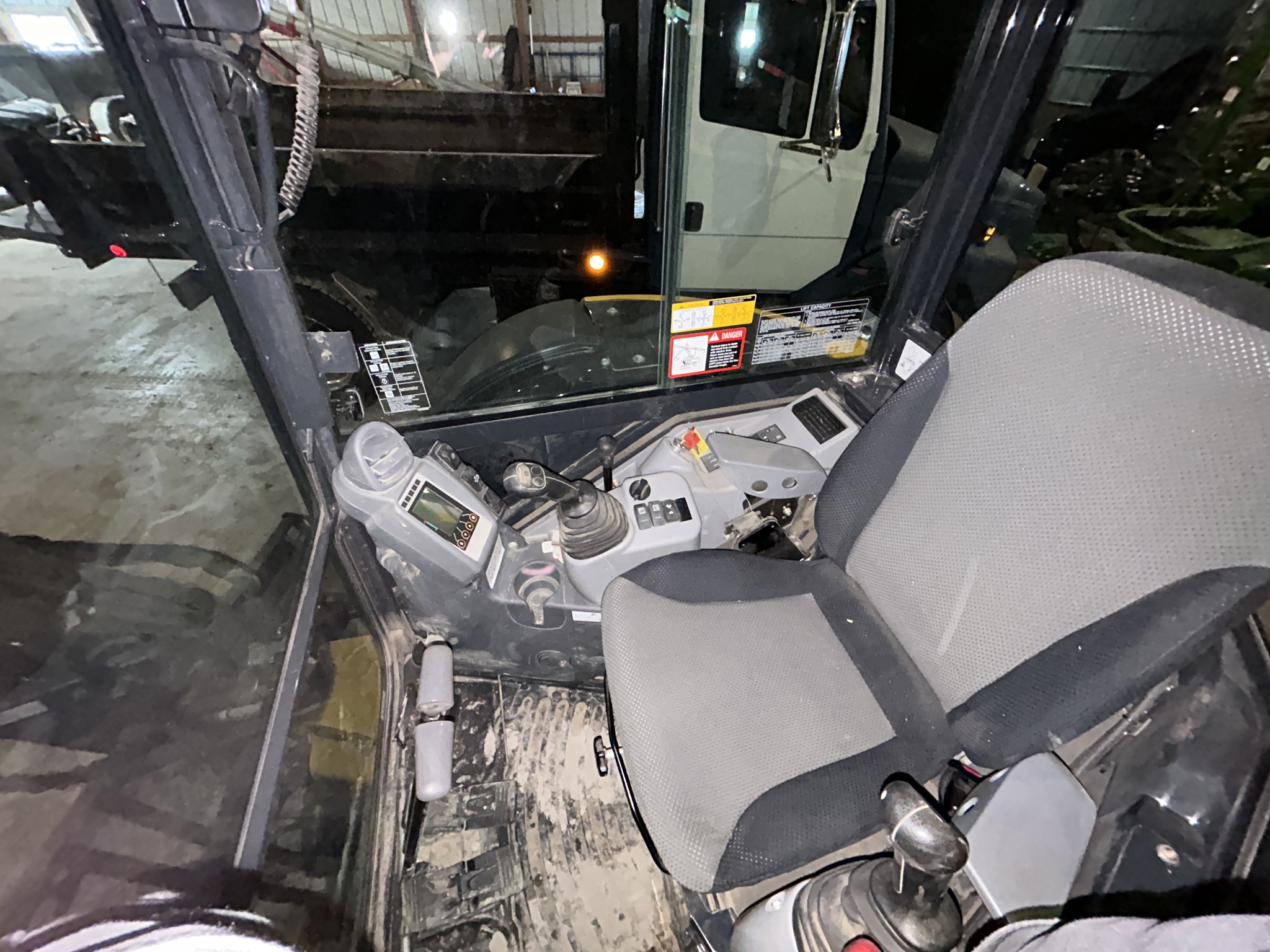 2023 John Deere 50 P Image 6