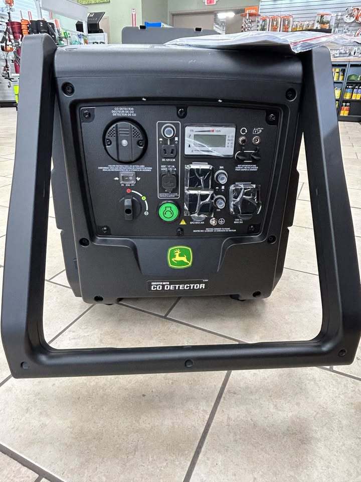 John Deere PR-G4000I: 4000 Watt Inverter Generator Image 2