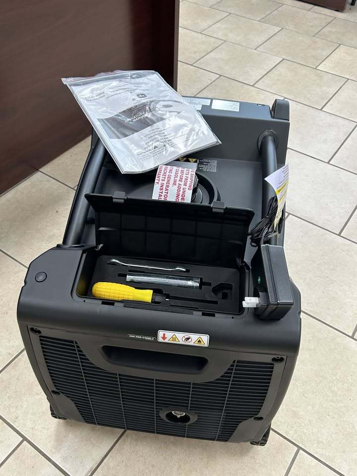 John Deere PR-G4000I: 4000 Watt Inverter Generator Image 3