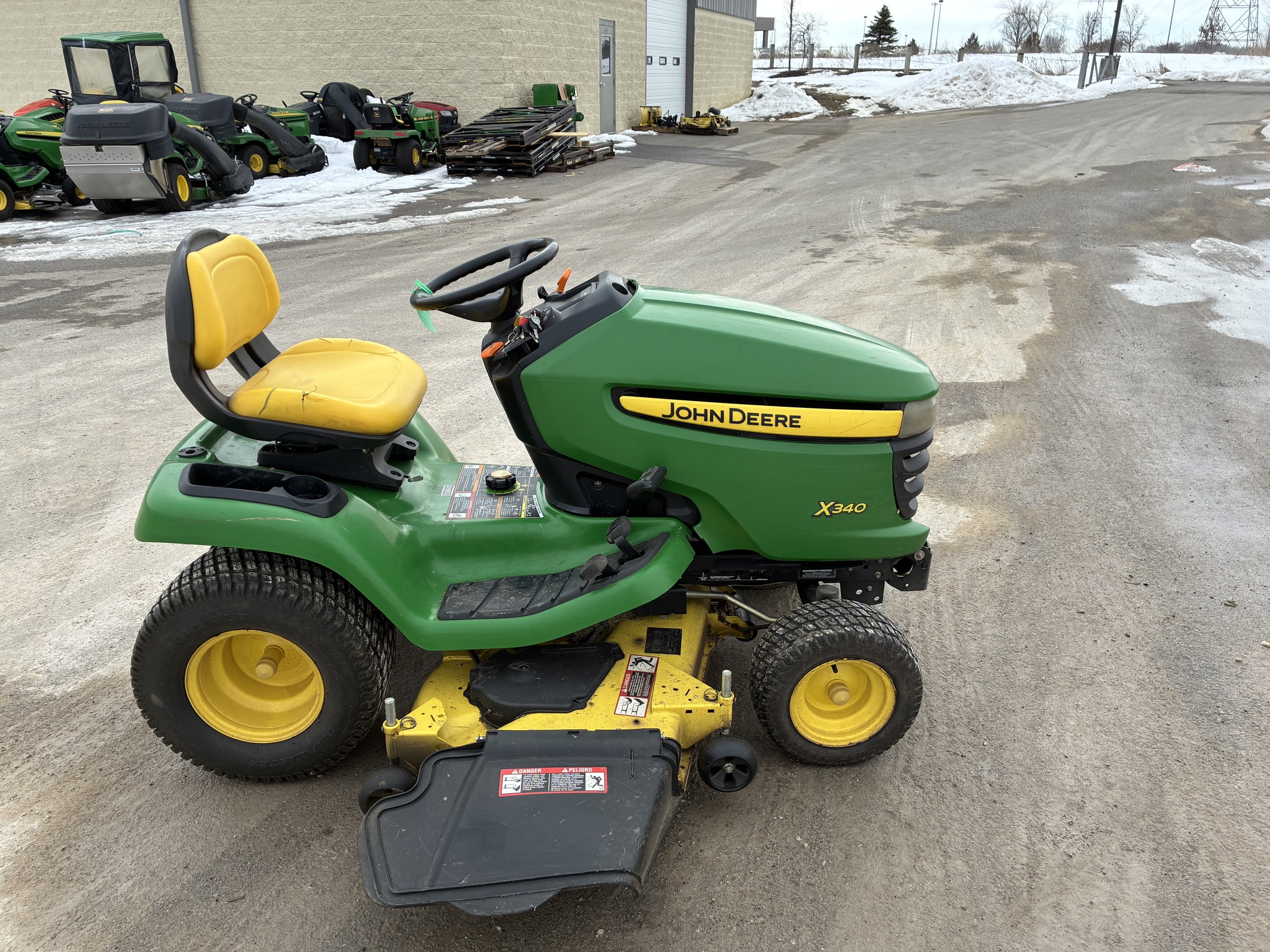2007 John Deere X340 Image 2
