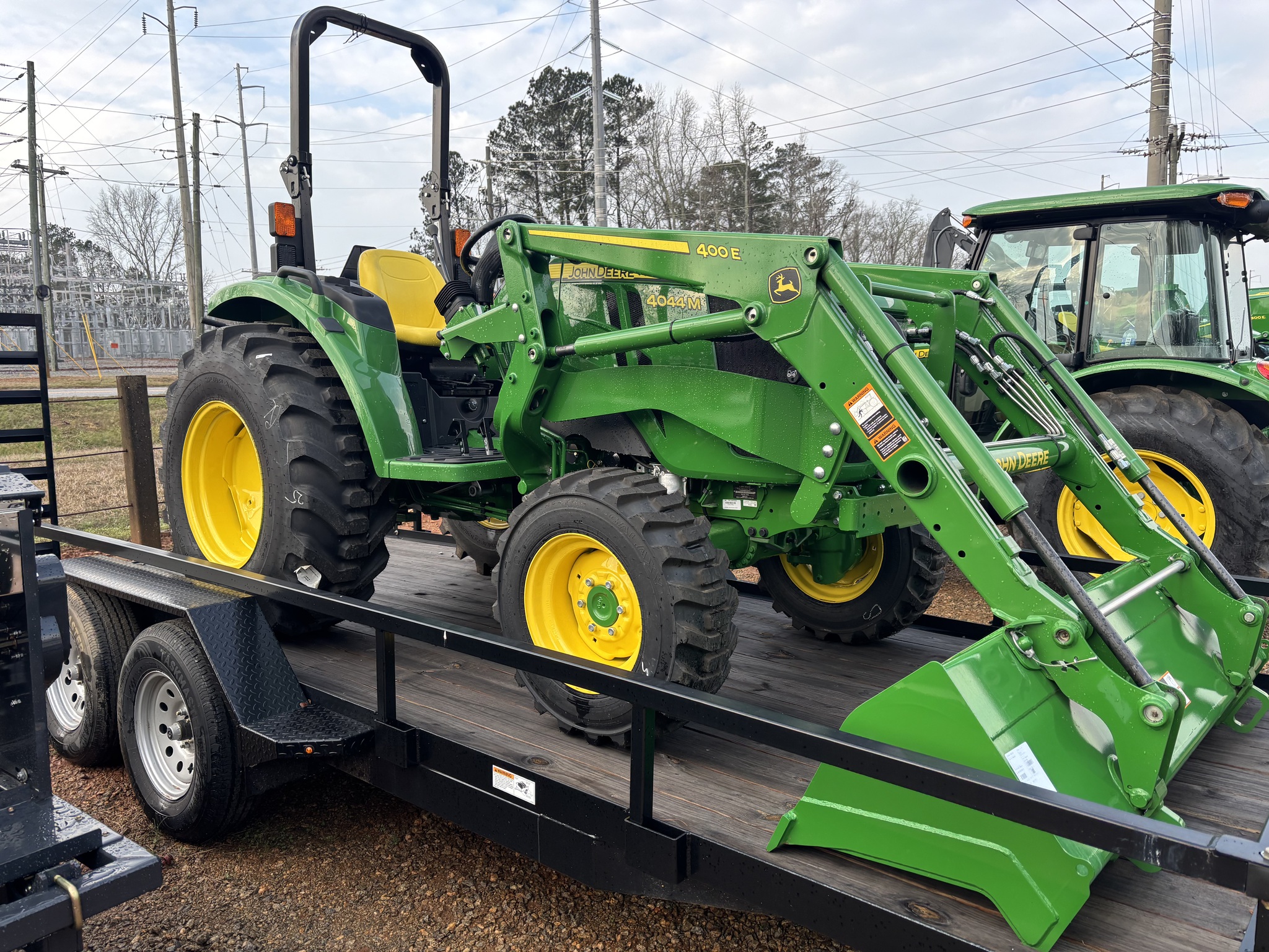 2025 John Deere 4044M Image 4